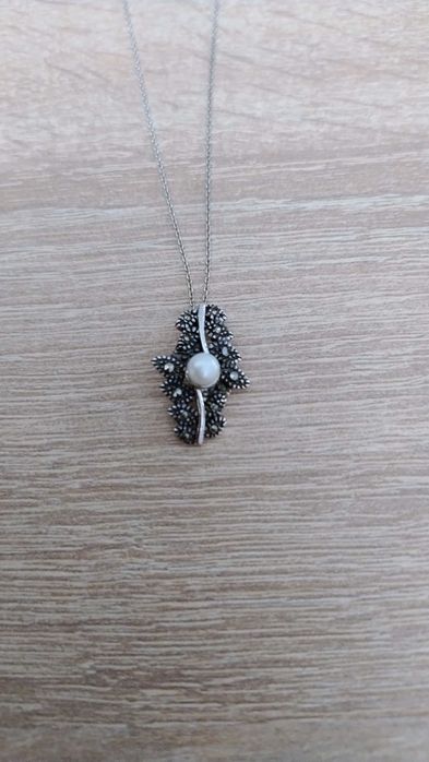 Zawieszka z markazytami i perełka