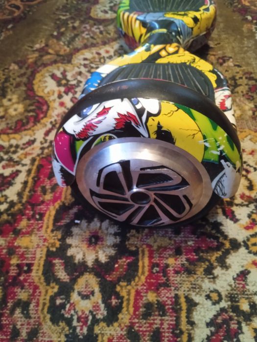 Гіроборд в робочому стані,є блютуз