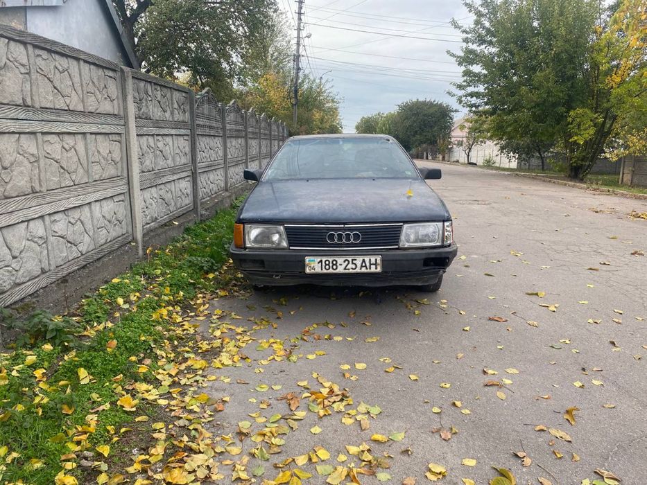 Ауди 100 2.0 бензин с ГБО под ремонт или запчасти
