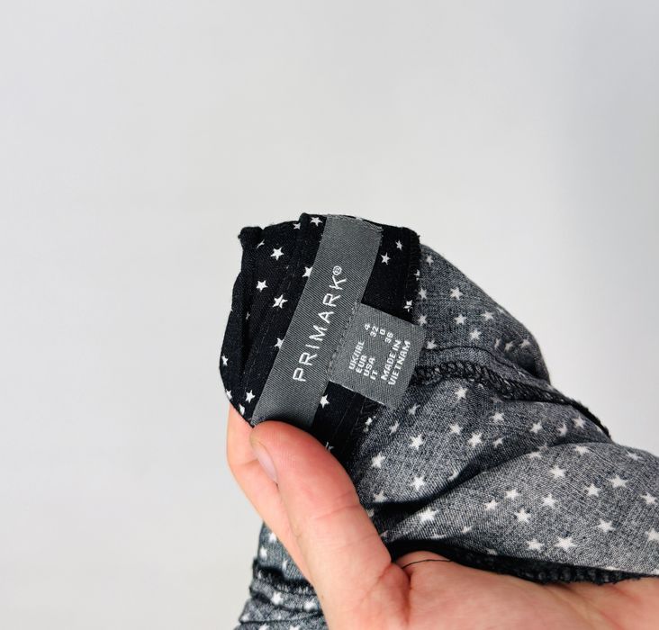 Czarne szorty z kopertowym przodem i drobnym wzorem w kropki XXS 32