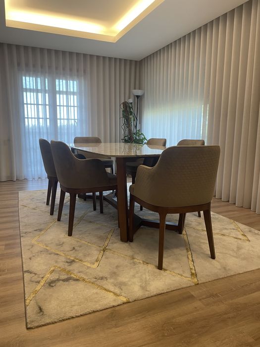 Mesa de jantar em Mármore para Sala