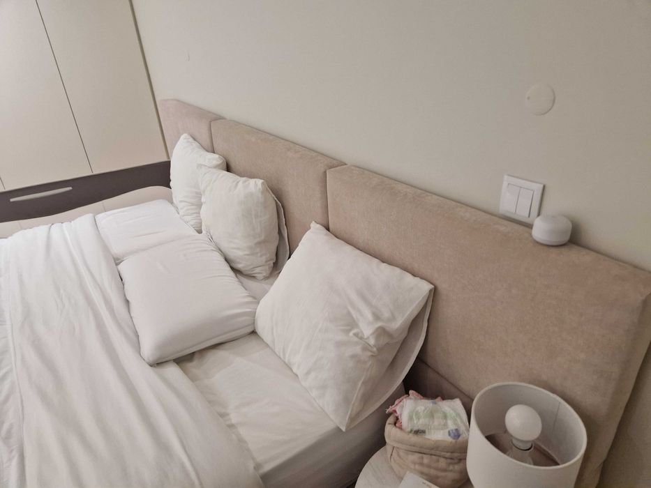 Vendo cama 200 x 180 cm (sem colchão)