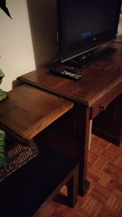 Secretarias em madeira maciça