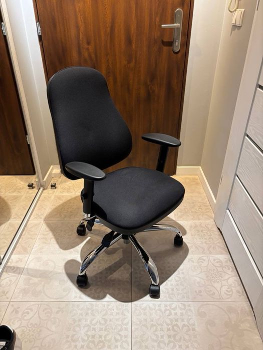 Krzeslo obrotowe biurowe