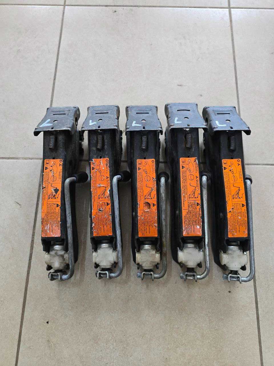 Домкрат Mitsubishi Colt Smart ForFour 454 Кольт Смарт
