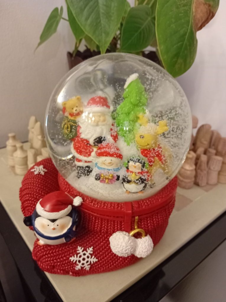 Bola  "Natal" com música