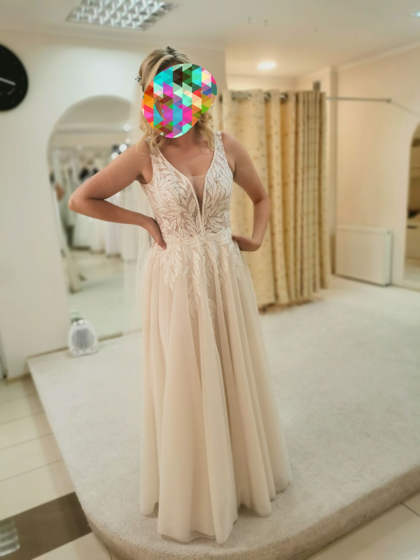 Suknia ślubna kremowa brokatowa