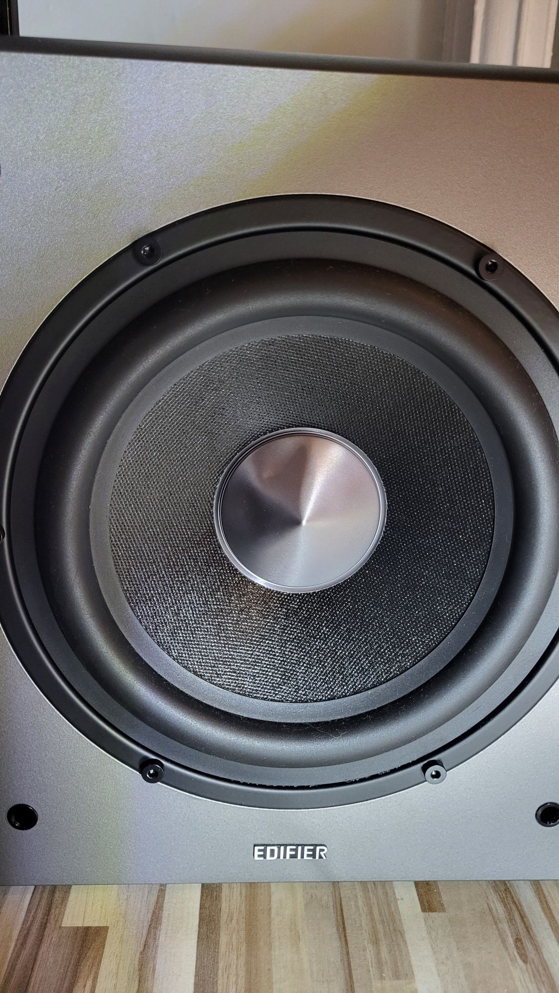 Subwoofer aktywny domowy  EDIFIER T5.