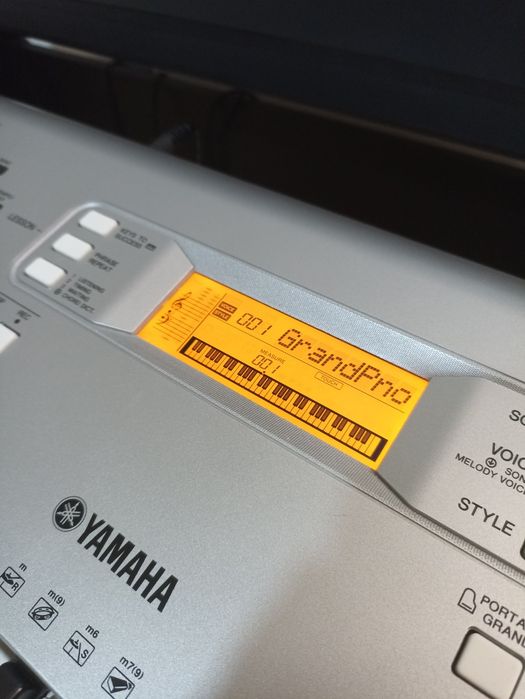 Teclado Yamaha YPT-360 (Equivalente PSR-E363) - Sensível ao Toque!