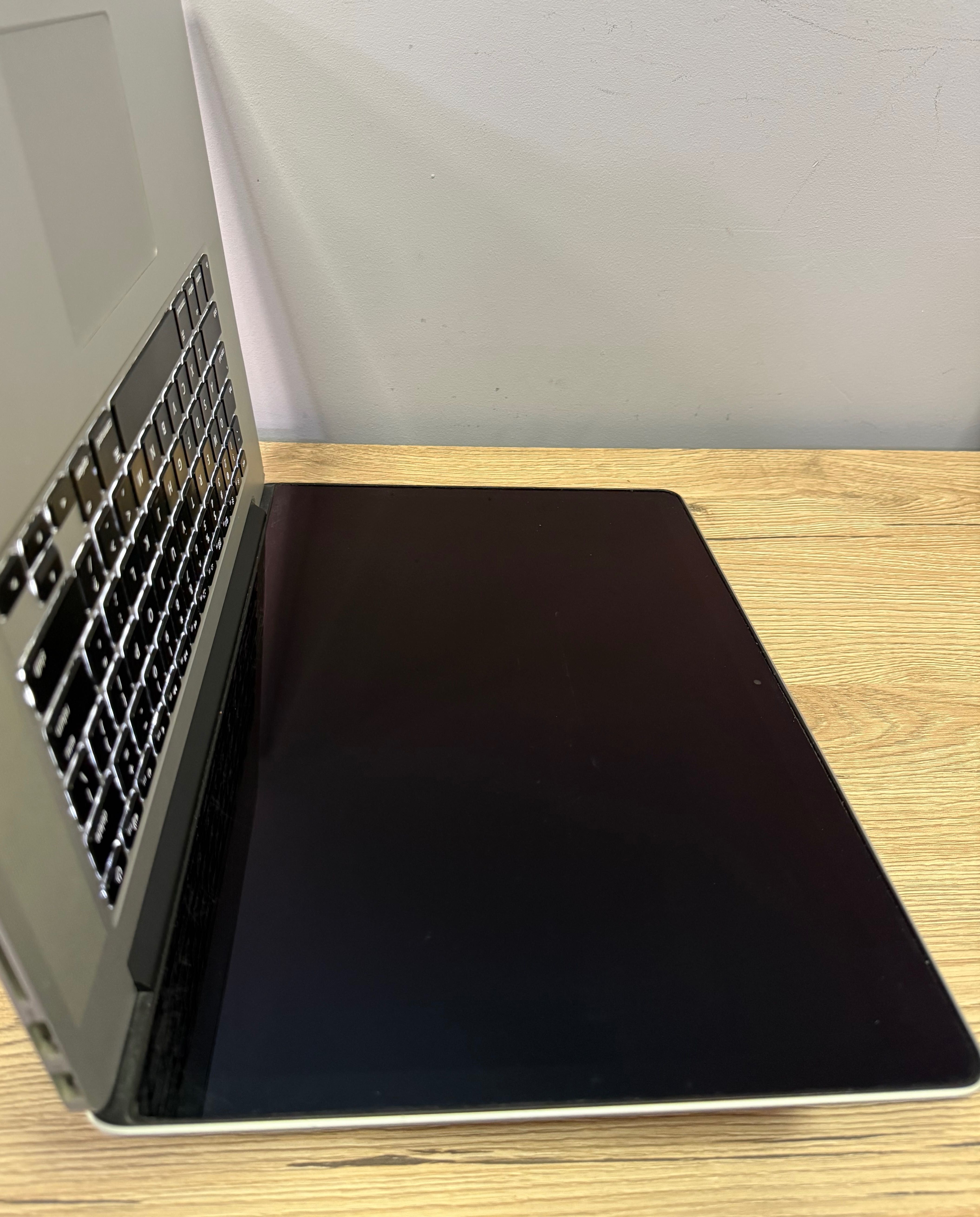 Ноутбук MacBook Pro 15 (2015) i7 2.5/ 16/ 512/ Radeon R9 MJLT2