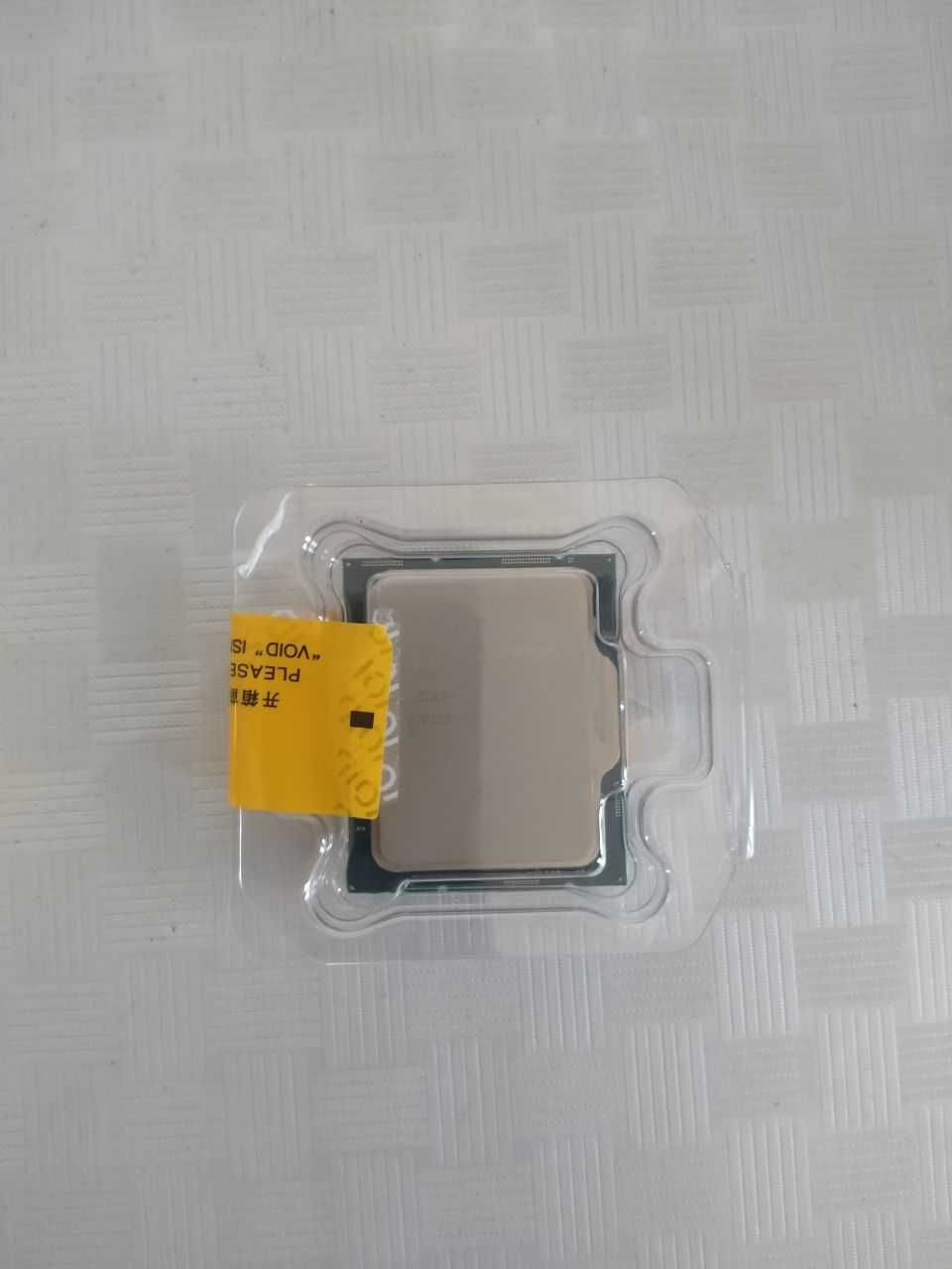 Intel Core i9-12900KF ES QX7H 24 потоків