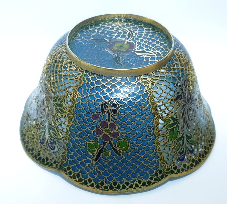 Fantástica taça asiática em cloisonné translúcido Plique a Jour