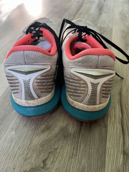 Продам Кросівки кроссовки saucony