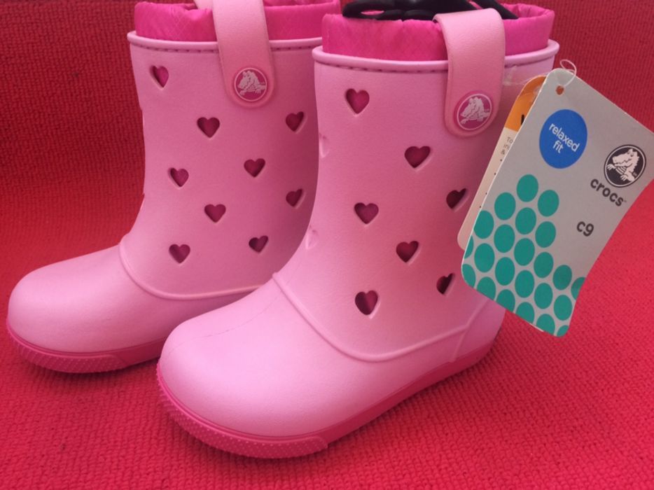 galochas crocs rosa CROCBAND AIRY HEARTS BOOT ver descrição.