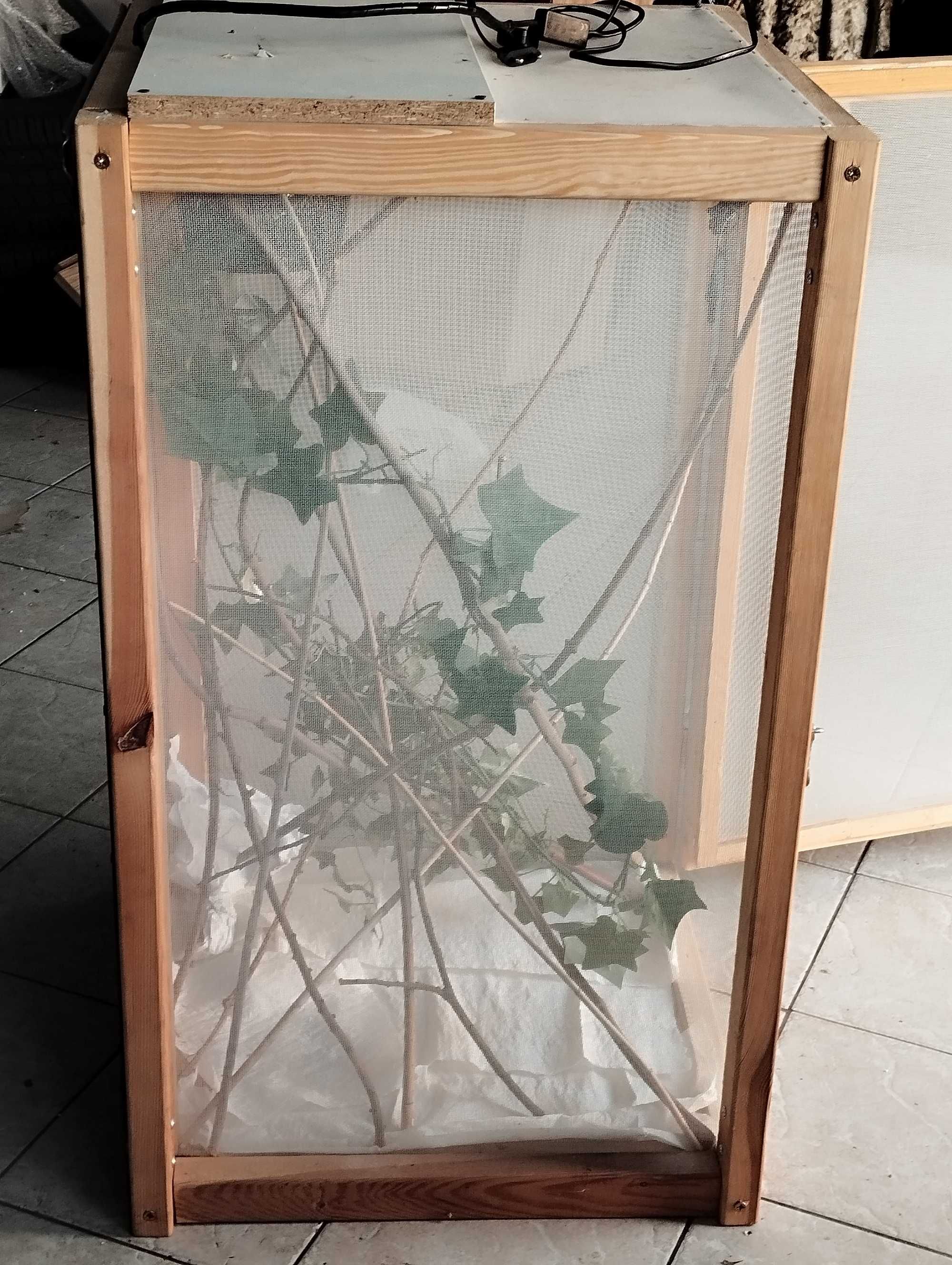 Terrarium dla kameleona/jaszczurki  - duże , wyposażone - SUPER