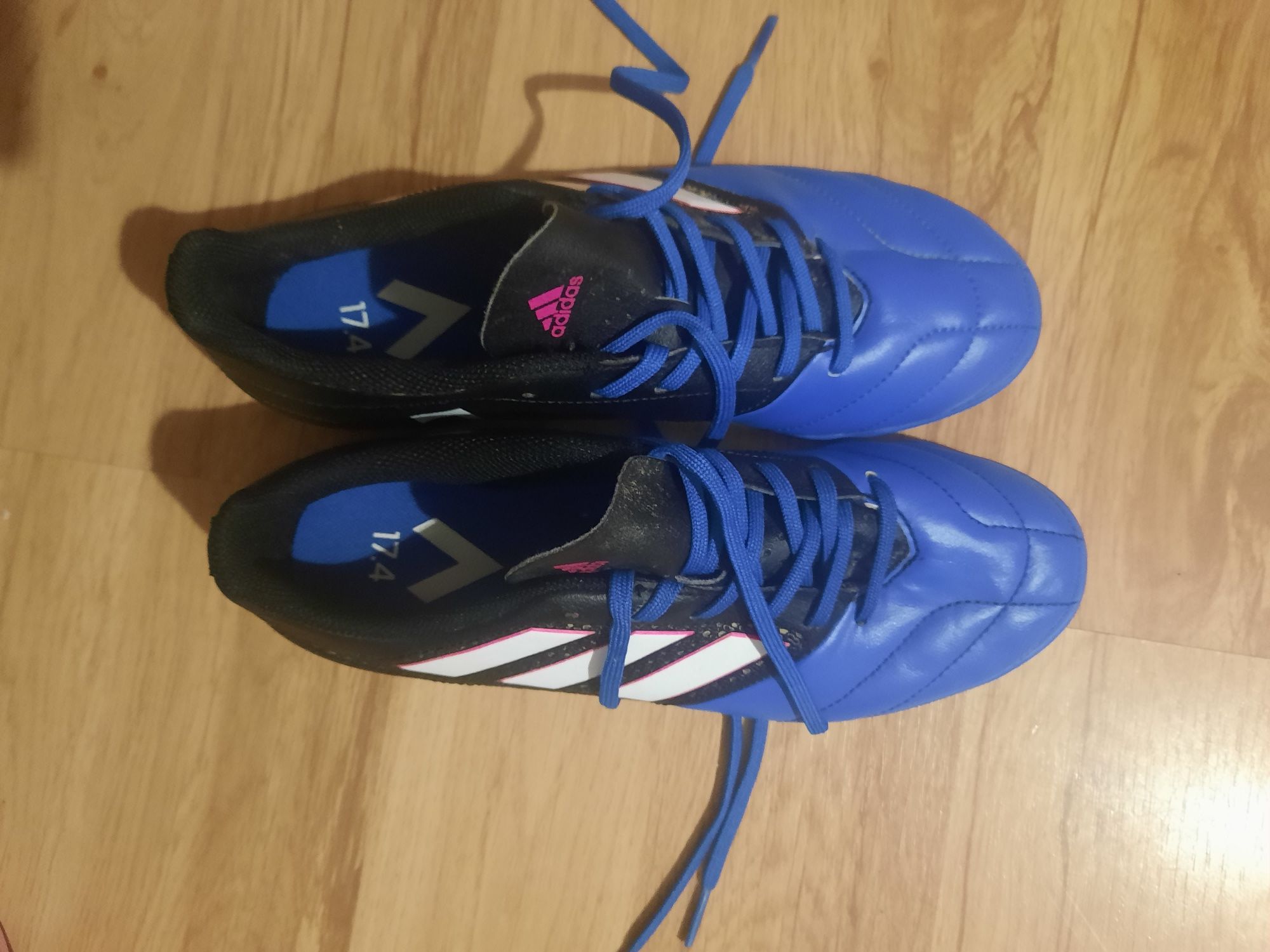 Buty Adidas chłopięce do piłki 39 1/3 Stan idealny