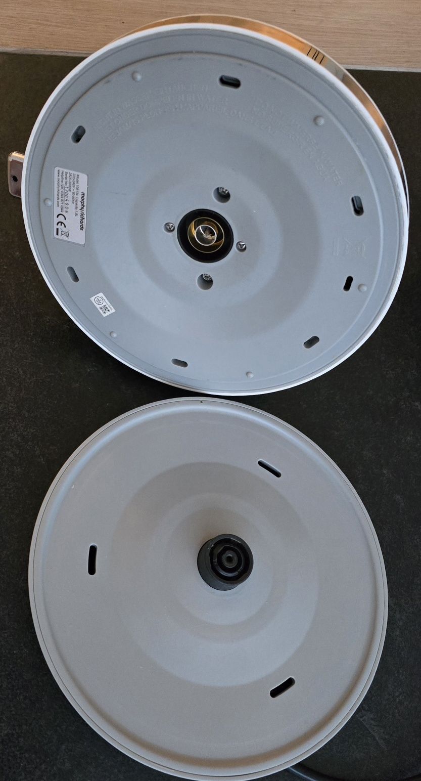 Czajnik Morphy Richards Vector  biały