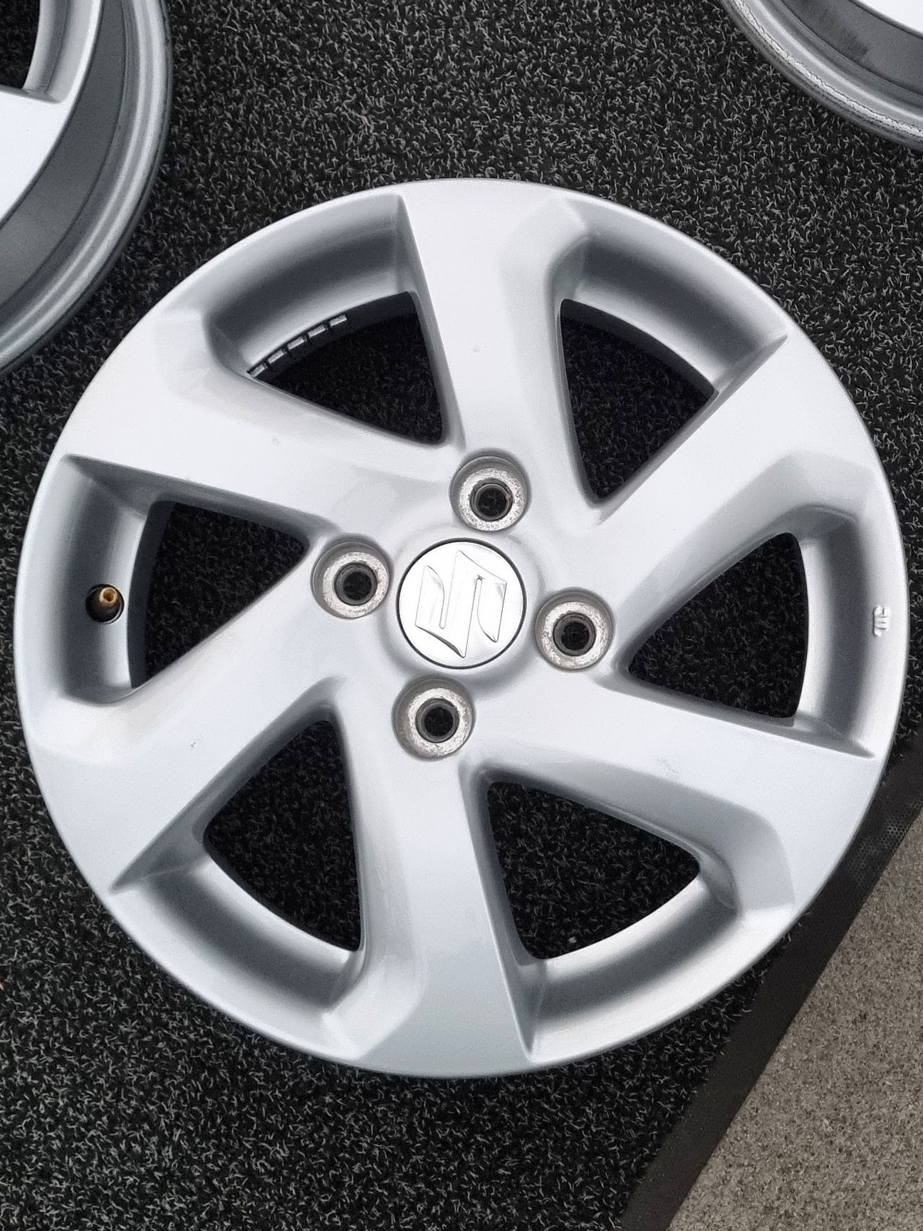 Felgi Alu 14" Suzuki Celerio Splash Swift 4x100 Oryginalne