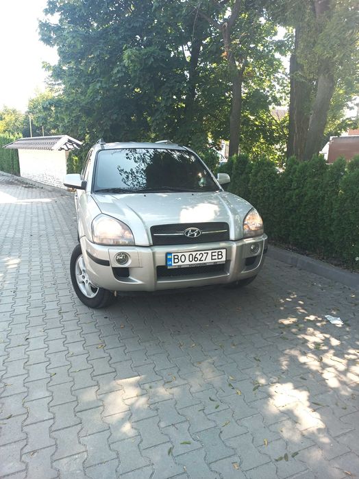Хюндай Туксон в чудовому  стані, обслужений.