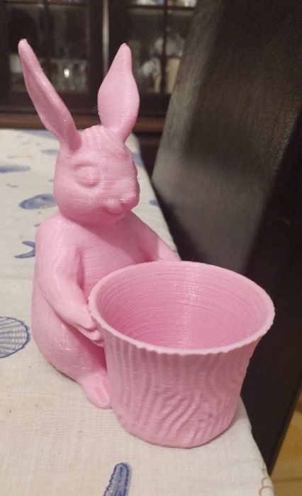 Coelhinhos da Páscoa com Cestinha – Decoração Fofa para a Sua Casa
