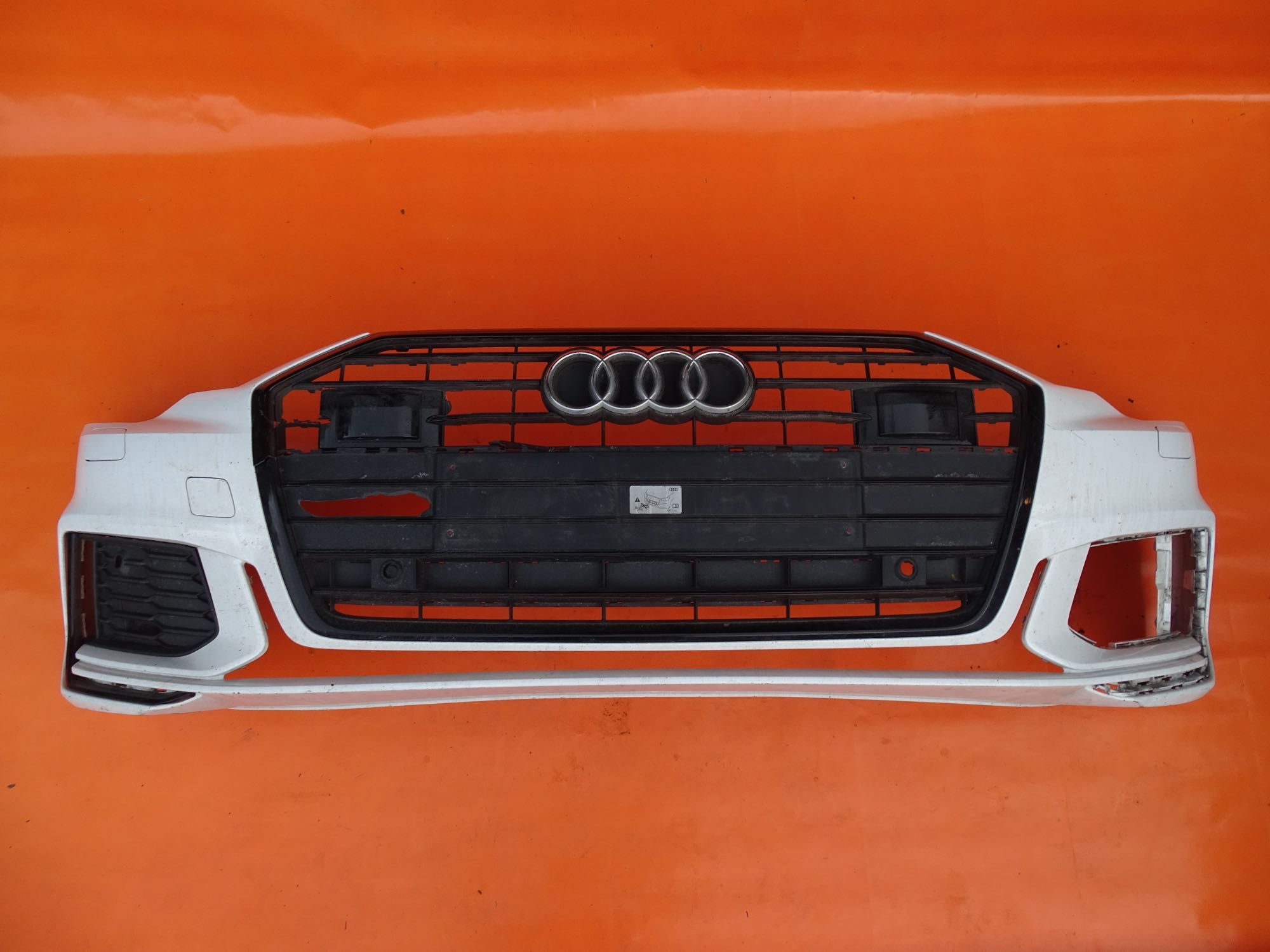 Audi A6 C8 4K0 S-Line Zderzak przód
