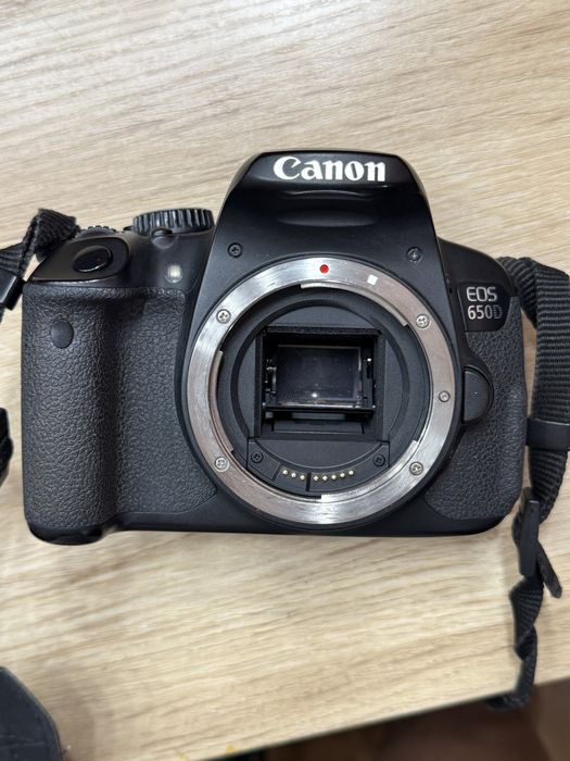 Фотоапарат Canon 650D