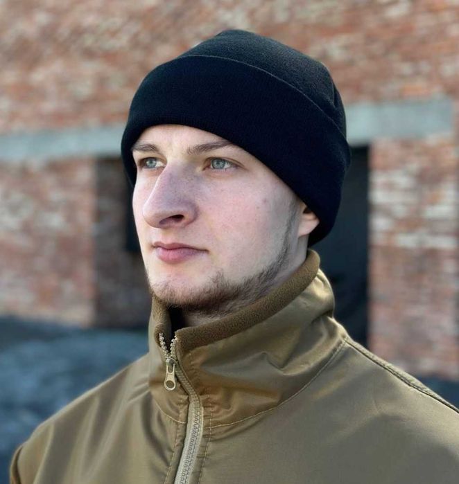 Армійська зимова в'язана шапка військова утеплена шапка з відворотом
