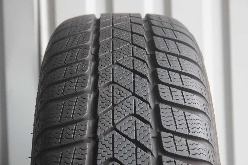 205/50/17 Pirelli Sottozero 3 205/50 R17 8mm 2021r