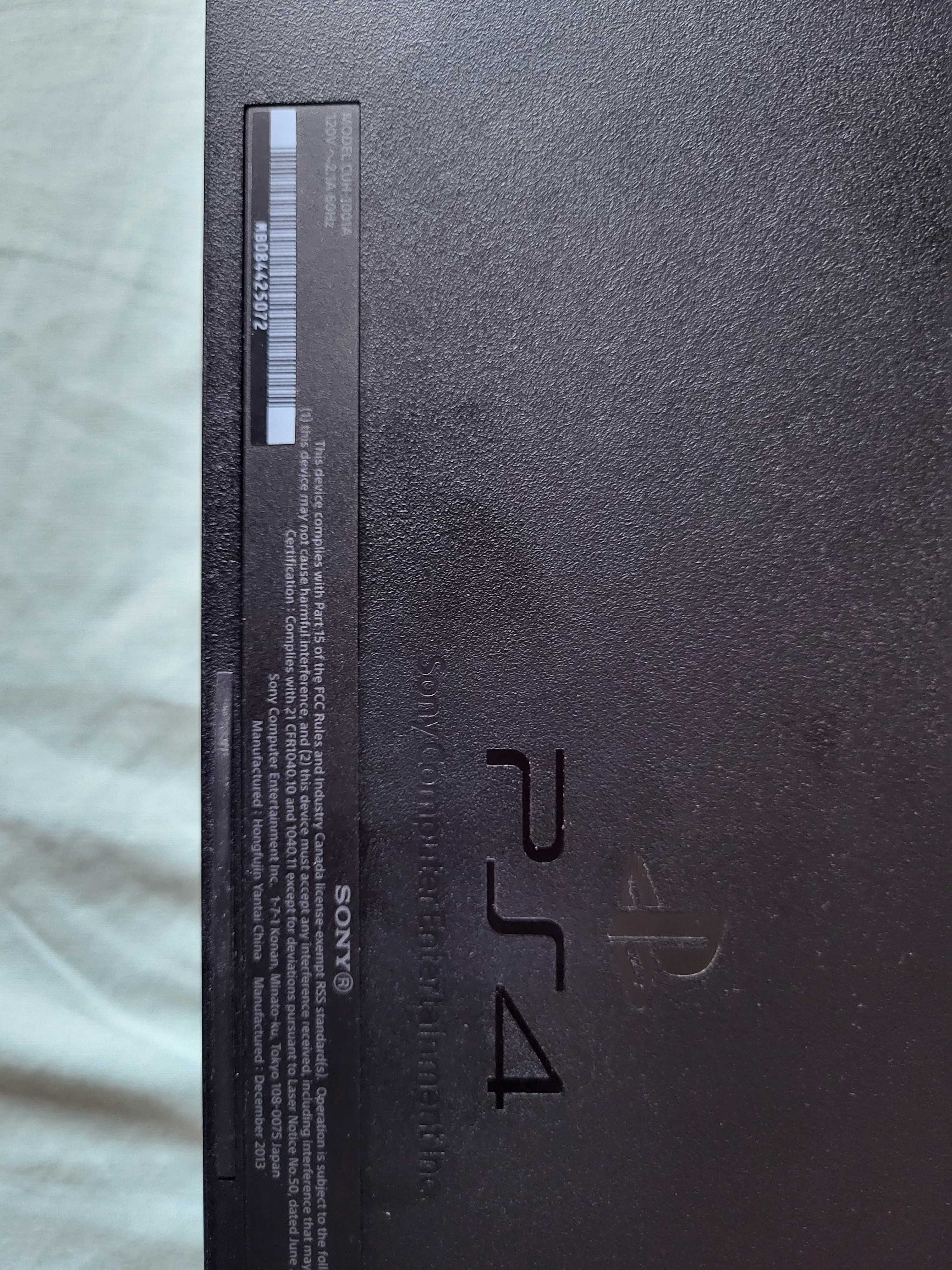 Playstation 4 500Gb. Trzy pady. Gry