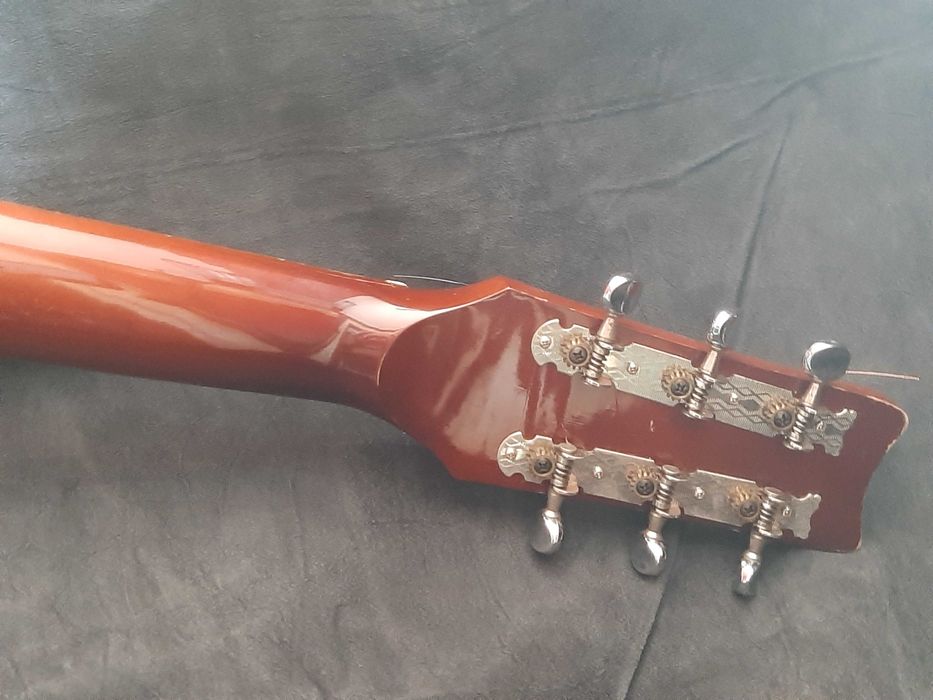 Гитара шесть струн  Renome