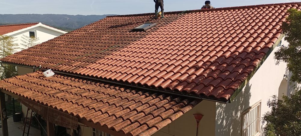 Serviço Limpeza de  Caleiras / Telhados