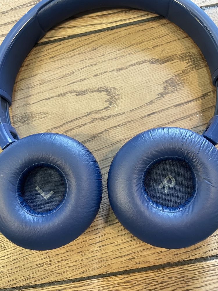 Навушники JBL TUNE 660NC