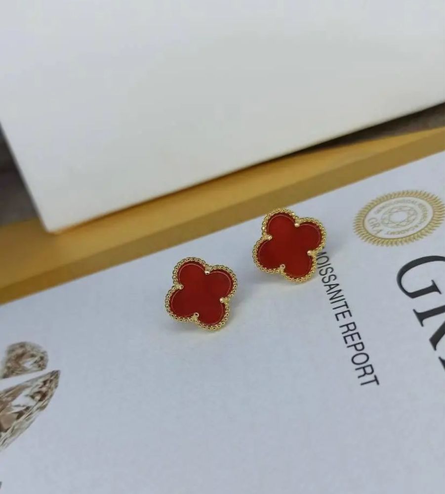Серьги Van Cleef & Arpels