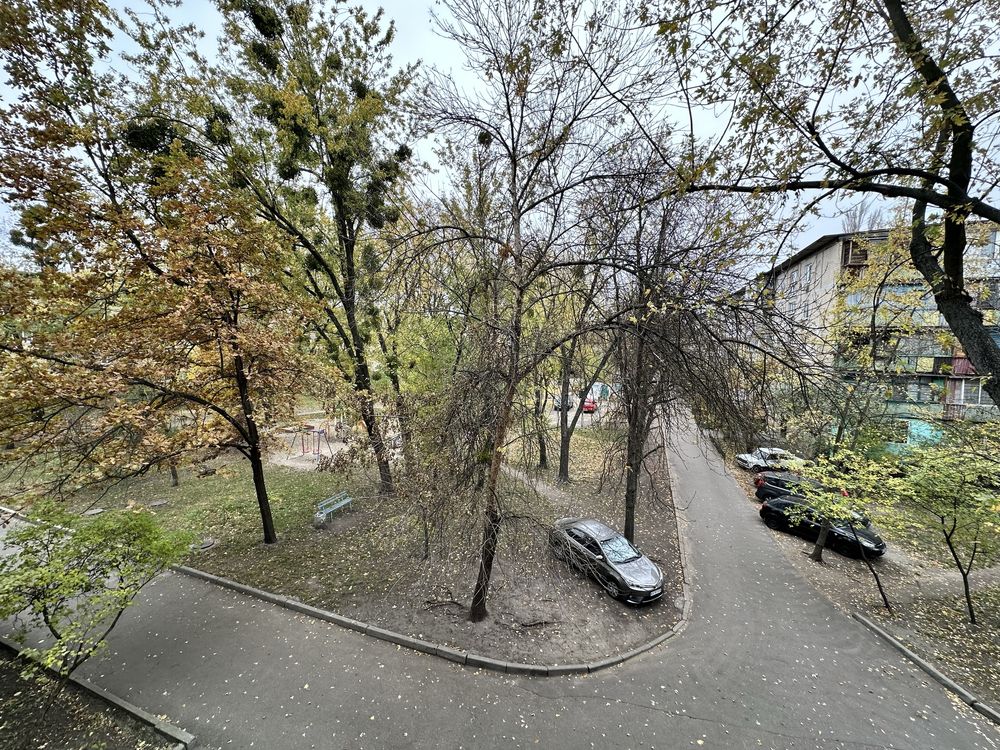 Сдам 2-х.кв. Днепровский р-н. Ул. Ивана Микитенко  ,25.