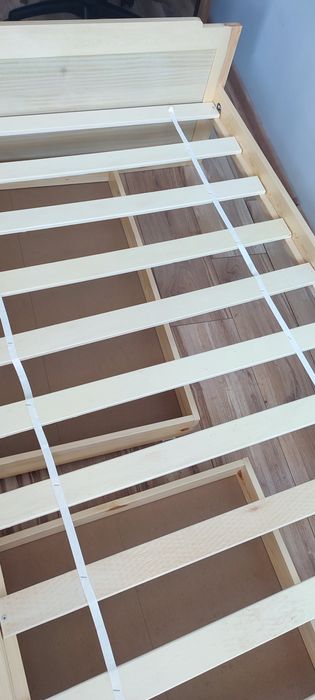 Lozko sosnowe 200/90