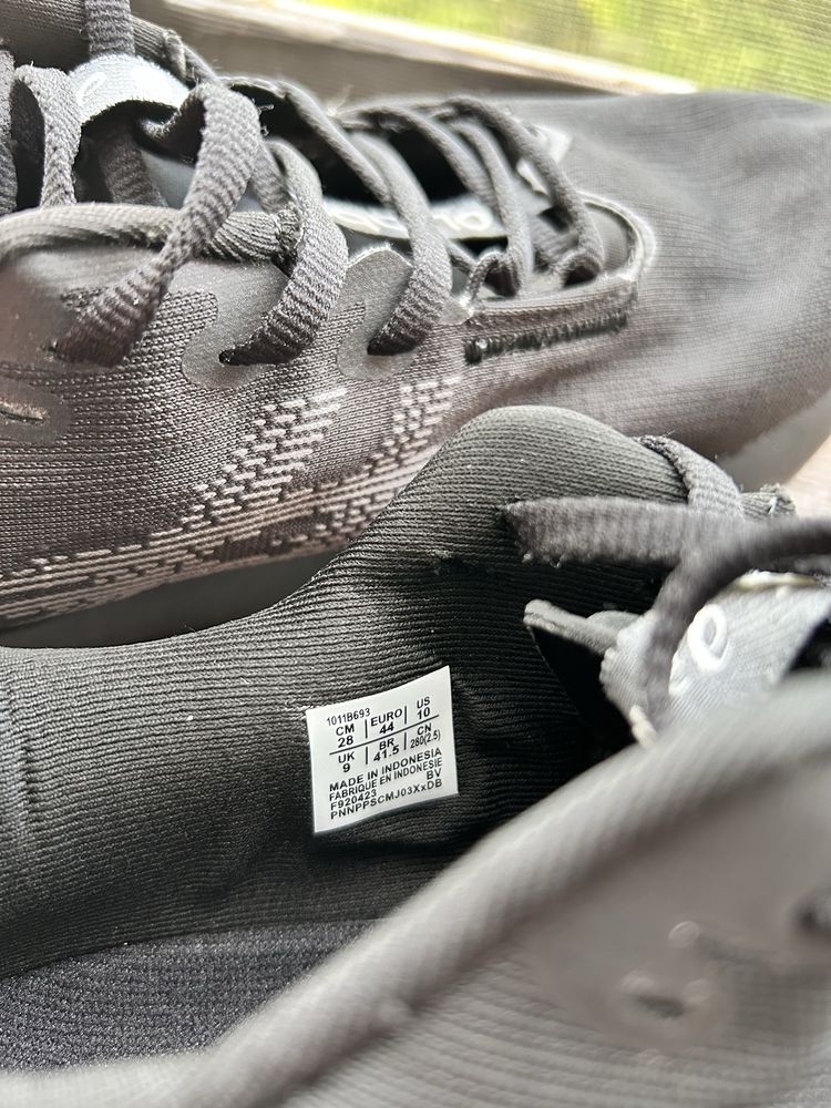 Чоловічі бігові кросівки Asics Novablast 5 Black