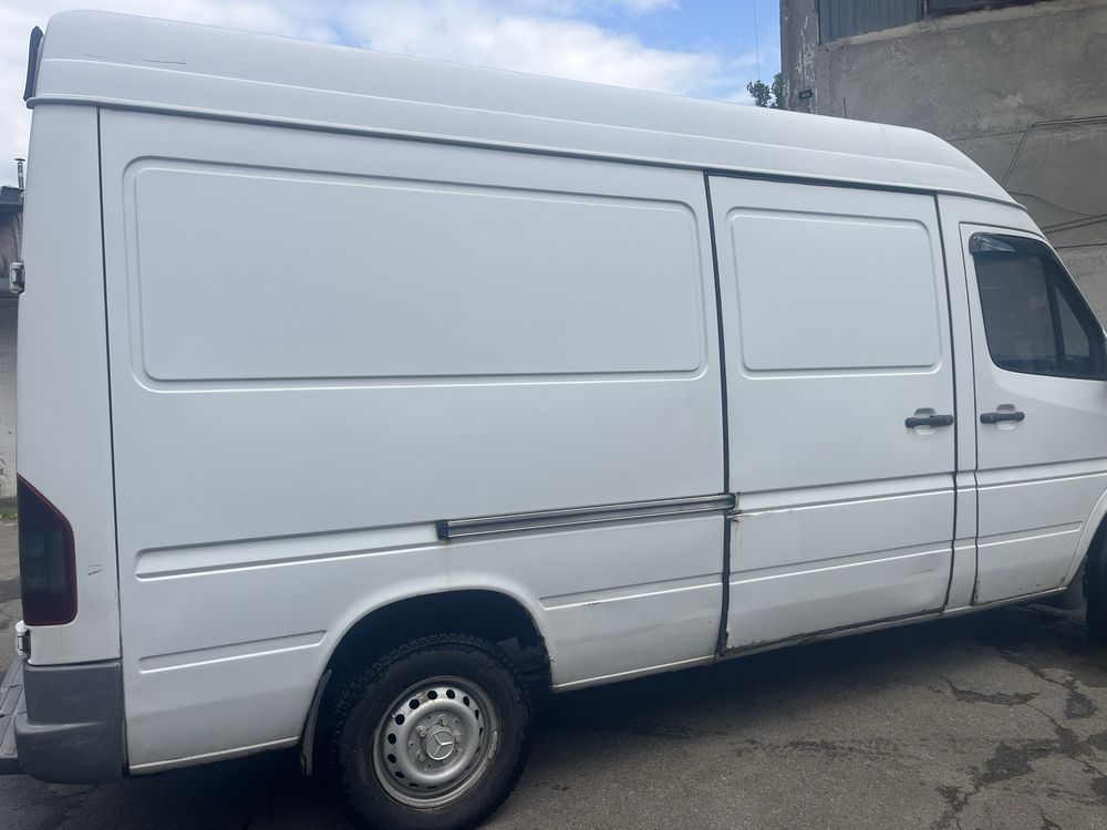 Продам Mercedes Sprinter 313D грузовой