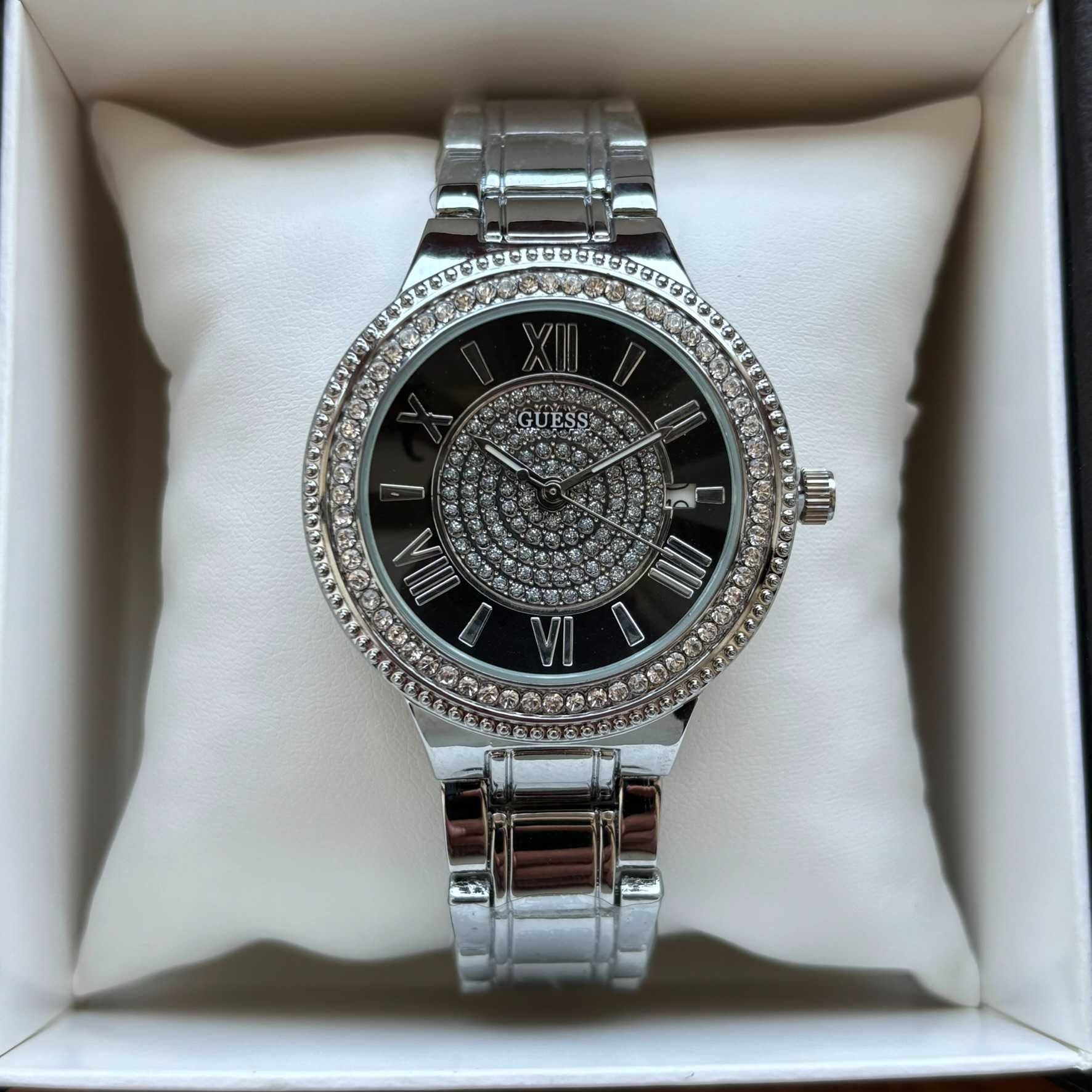 Топ! Жіночий годинник на браслеті Guess срібного кольору