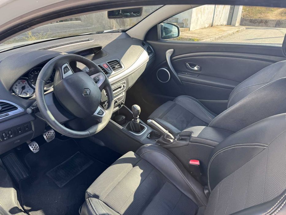 Renault Mégane III Coupé GT Line – Desportivo, Confortável
