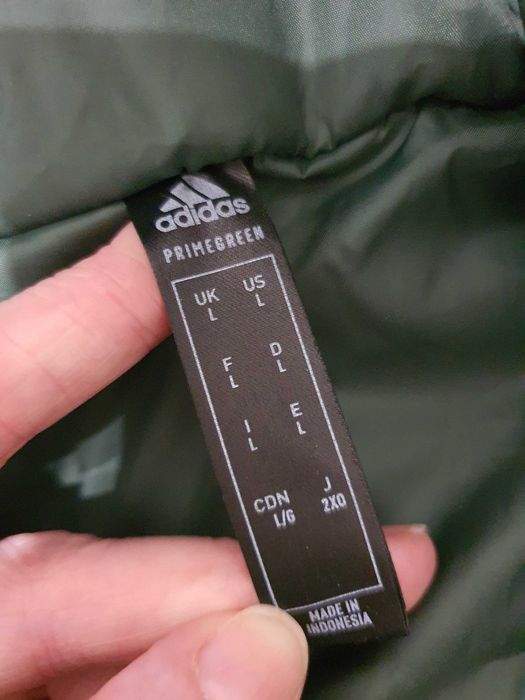 Чоловіча демісезонна утеплена куртка adidas hk4653, L