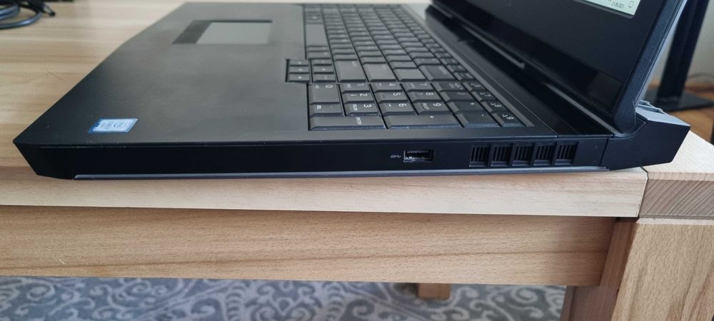 Laptop DELL ALIENWARE R4  17,3 i7 32 RAM GeForce 1070 8GB