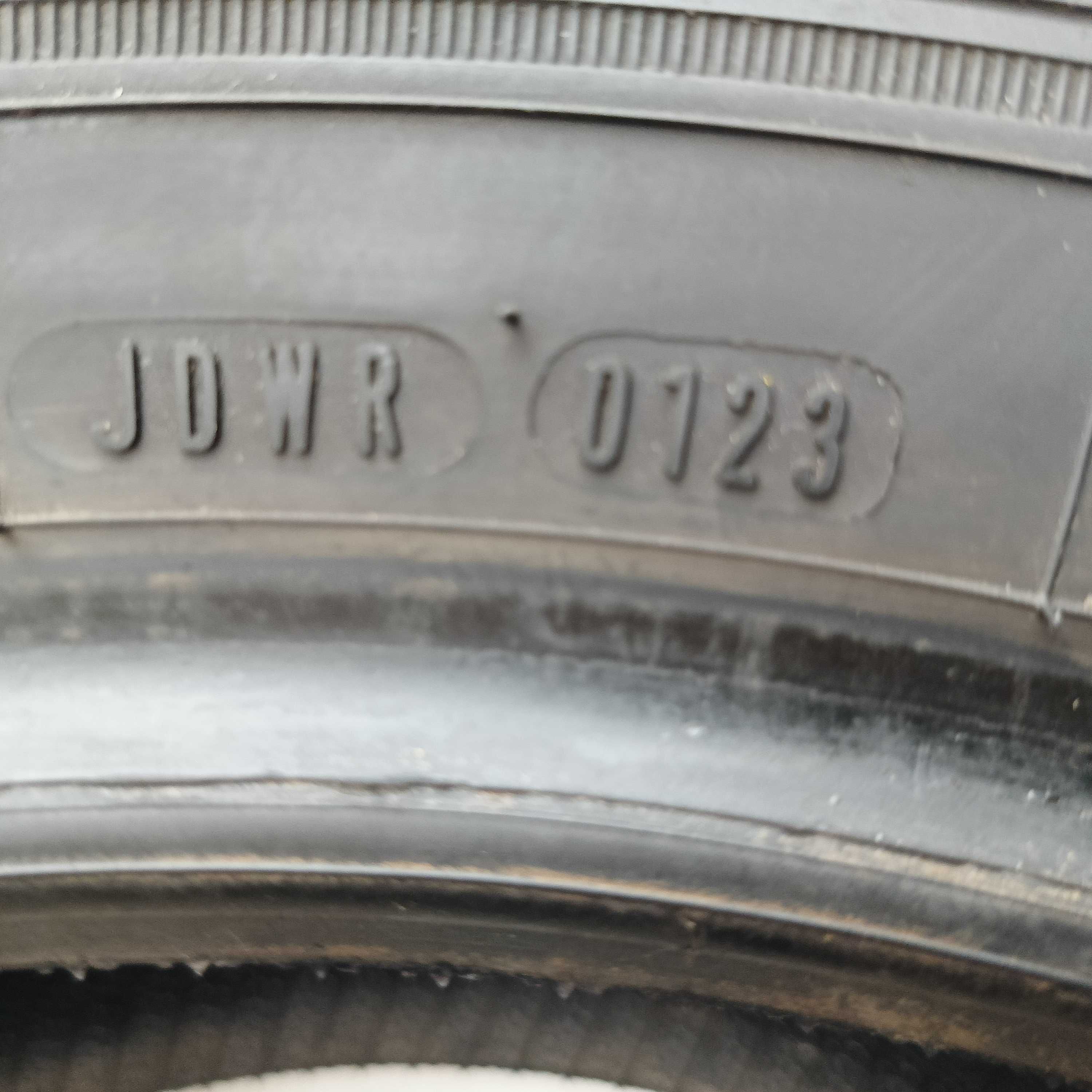 4X 215/60R16. 95V DUNLOP jak nowe!