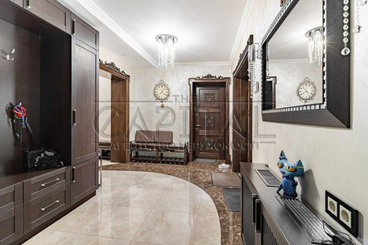 Продаж шикарного 3-поверхового будинку в Іванковичах, вул. Авіаторів