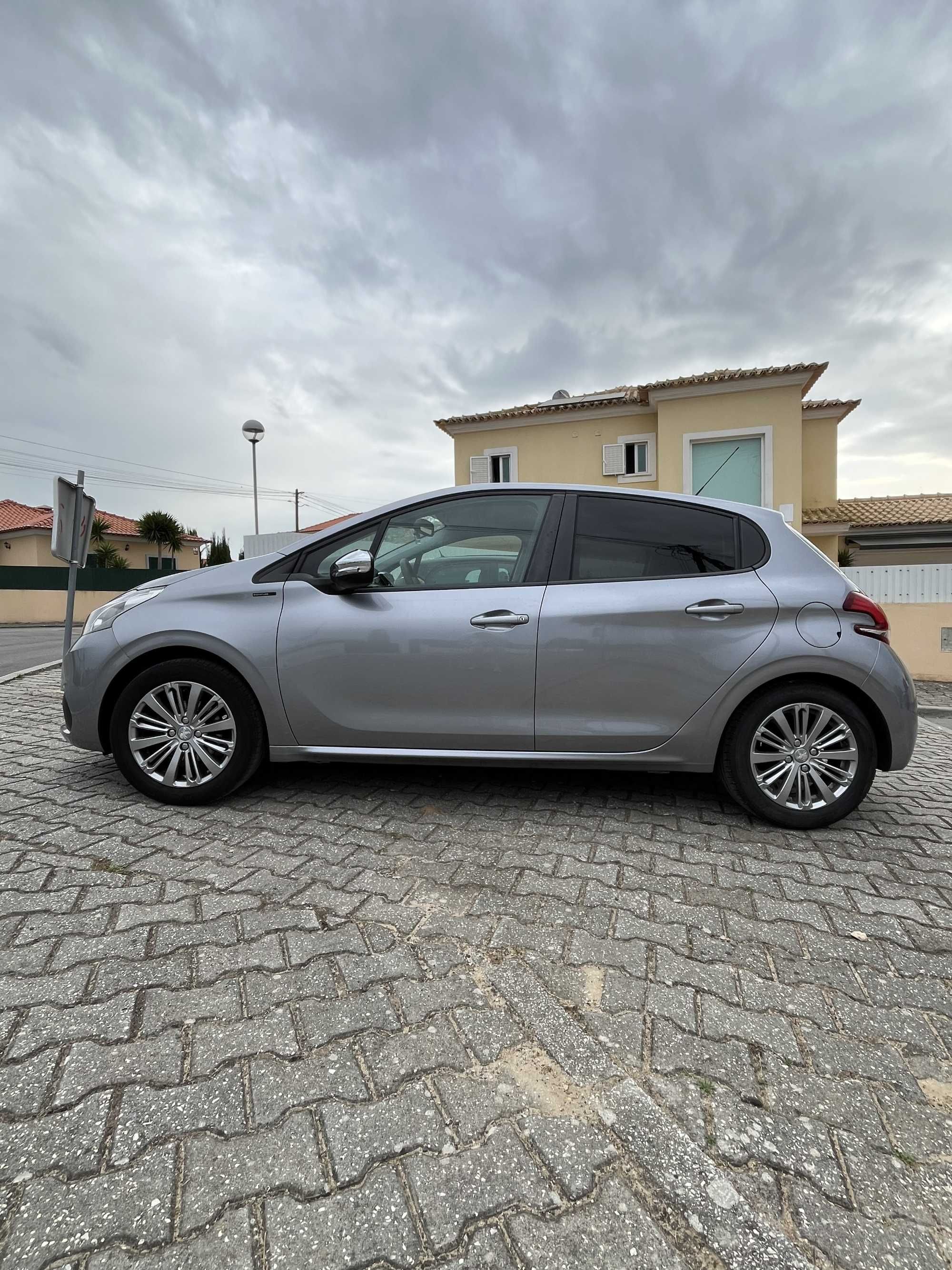 Peugeot 208 1.2 PureTech Signature