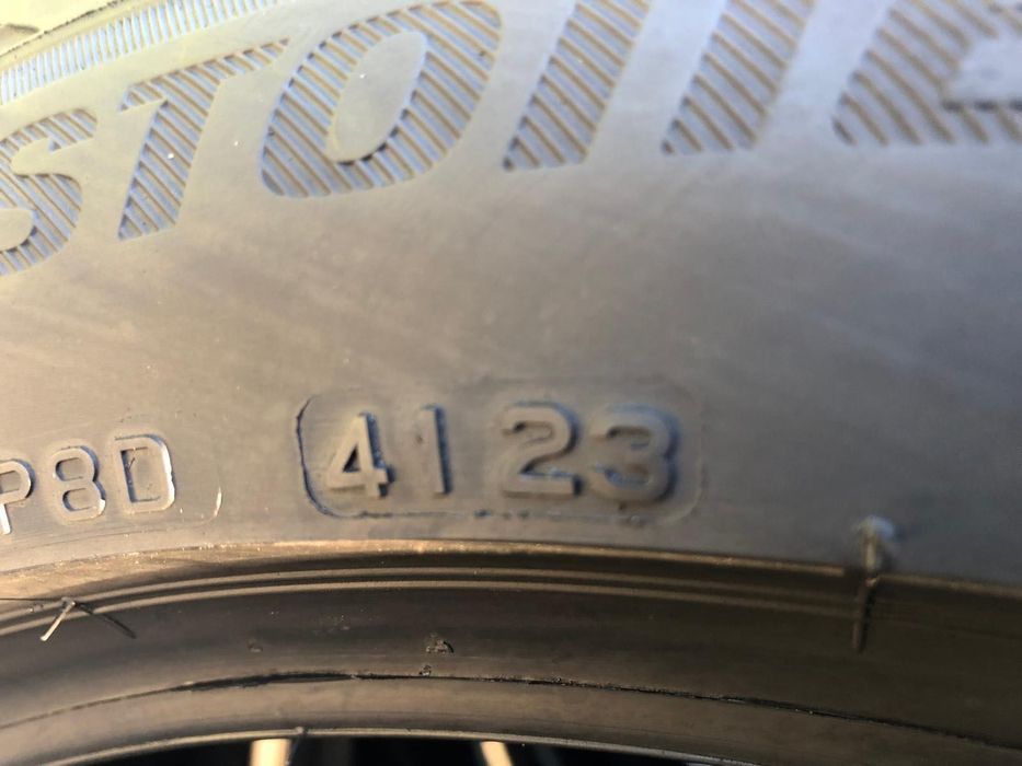 Opony Bridgestone 215/50r18 idealne 23r