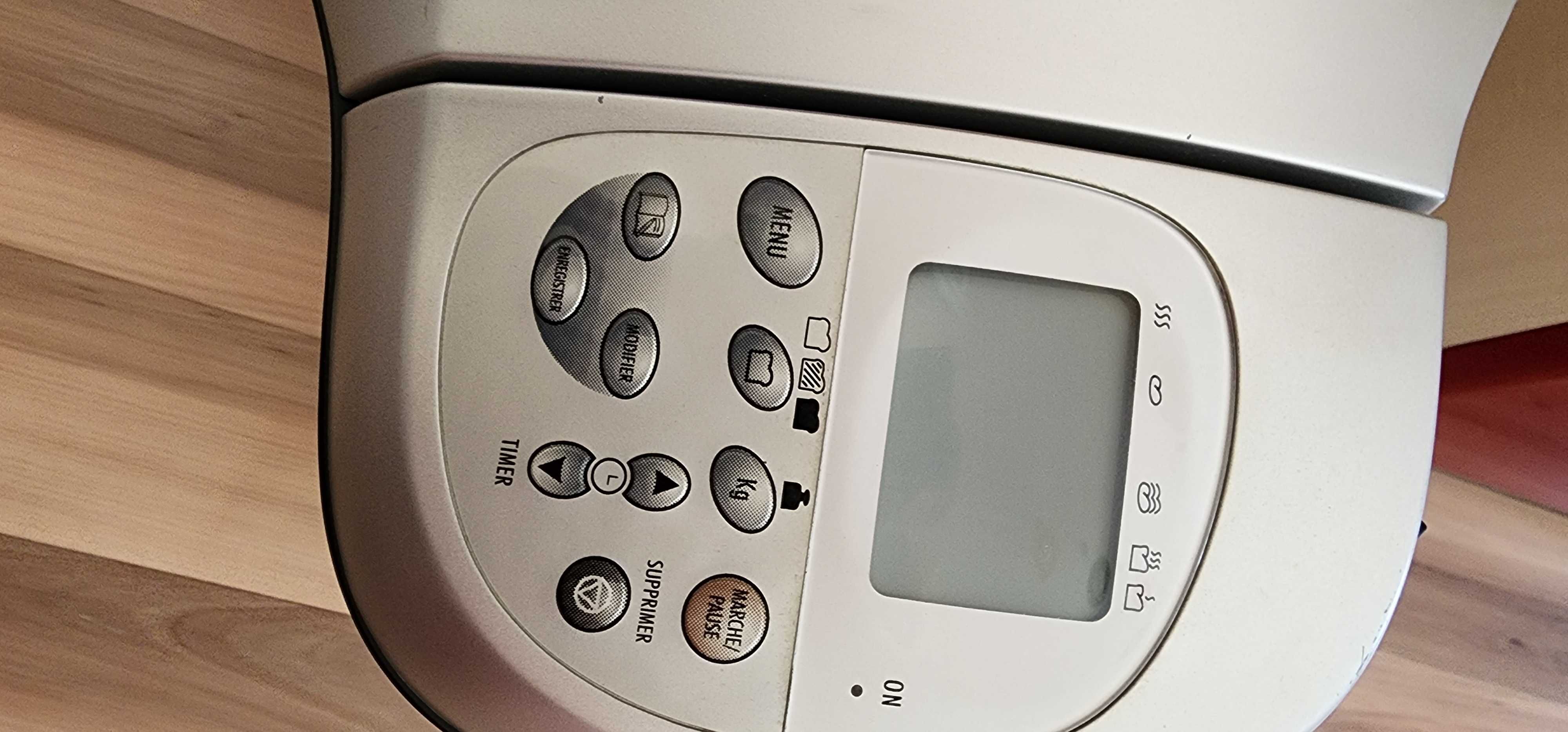 Хлібопічка DeLonghi BDM 125 S