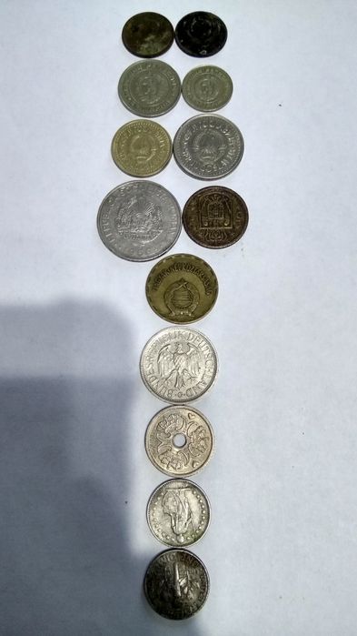 Монети  різні  .