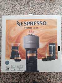 Máquina de café Nespresso Vertuo Next, com oferta 12 cápsulas