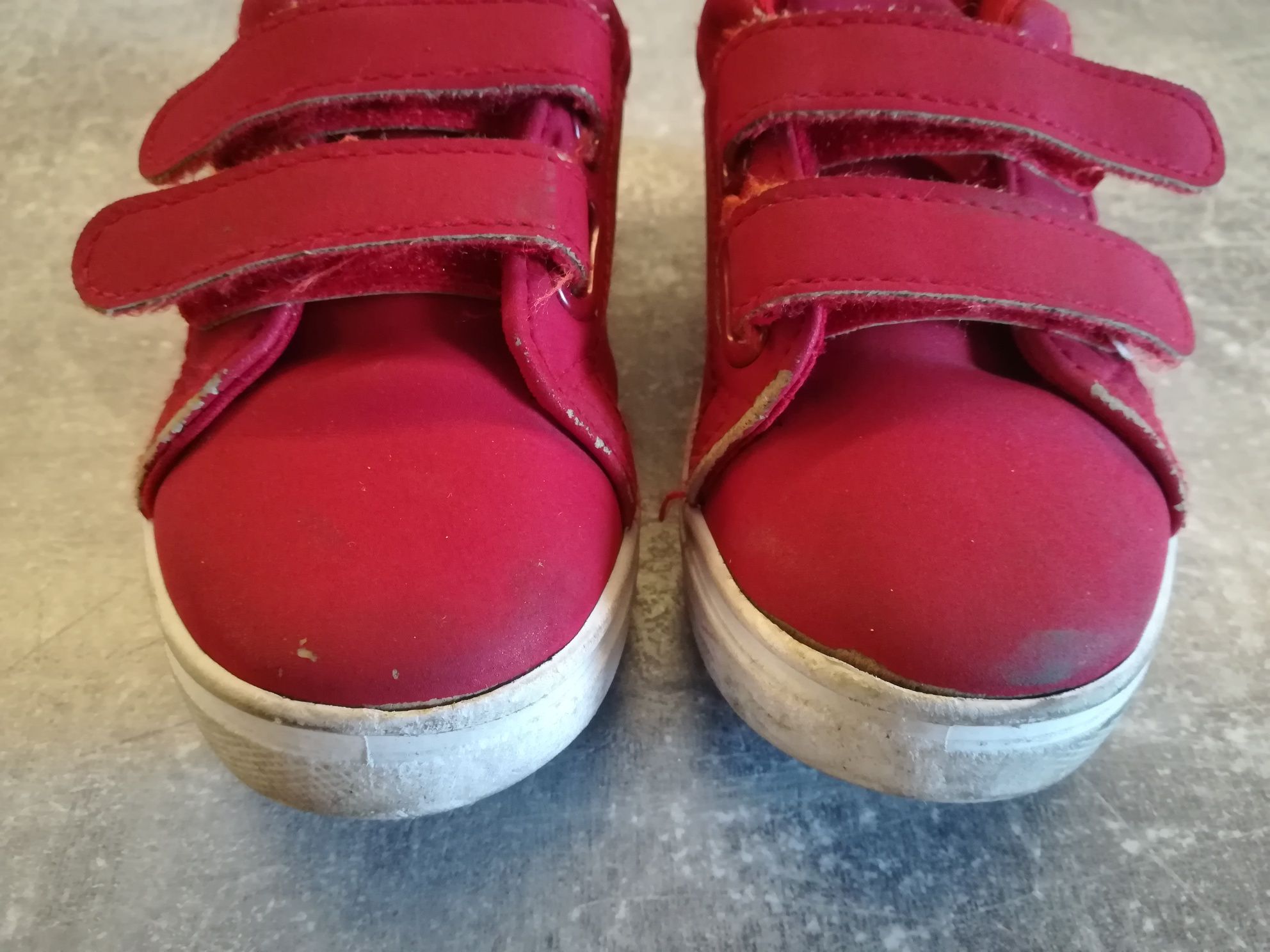 Buty typu adidasy chłopięce czerwone Sinsay rozmiar 24