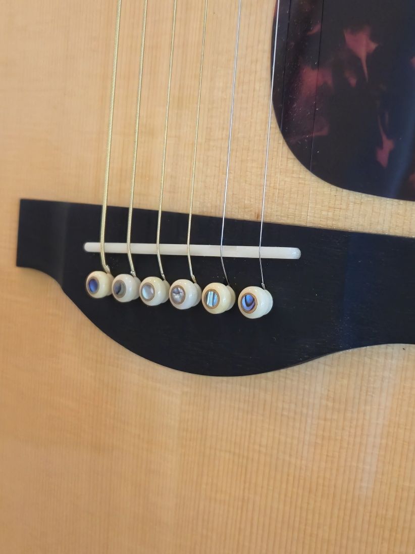Guitarra Yamaha LS-16 R.